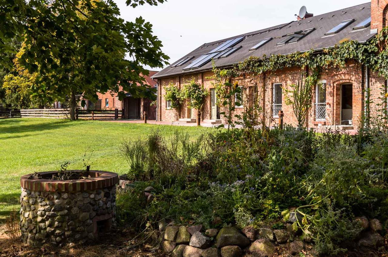 Gutshof Gross Behnkenhagen Apartment ภายนอก รูปภาพ