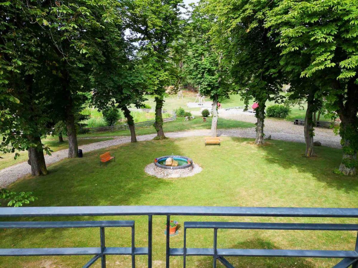 Gutshof Gross Behnkenhagen Apartment ภายนอก รูปภาพ